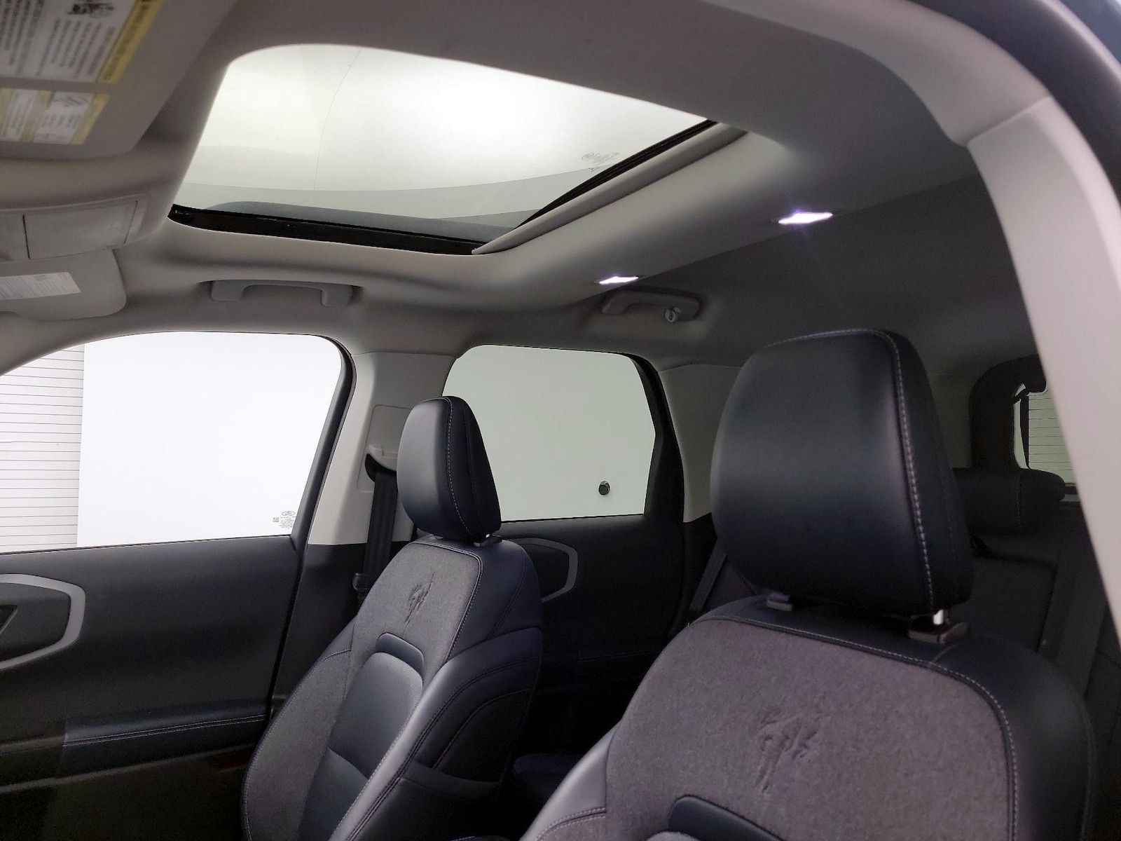 Sunroof(s) & Overhead Airbags