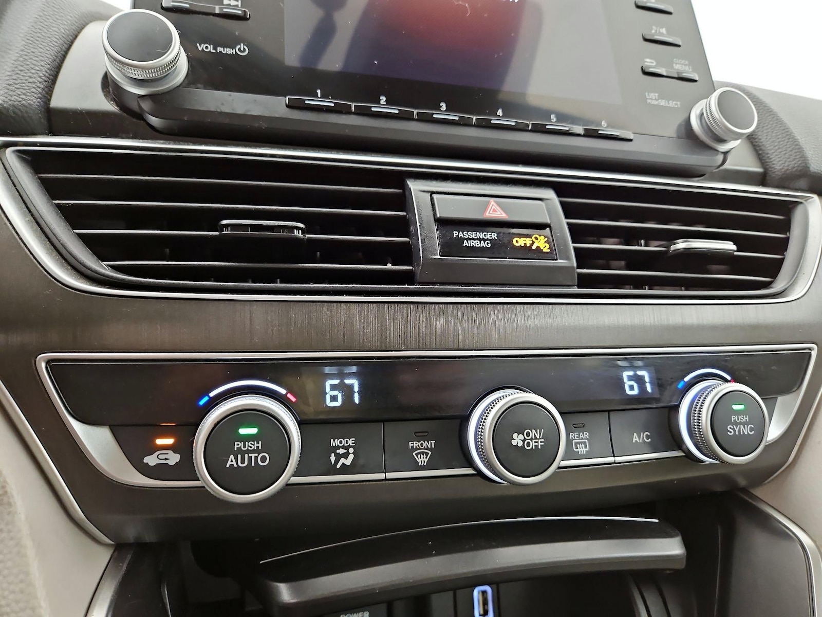 2018 Honda Accord LX - Photo 17