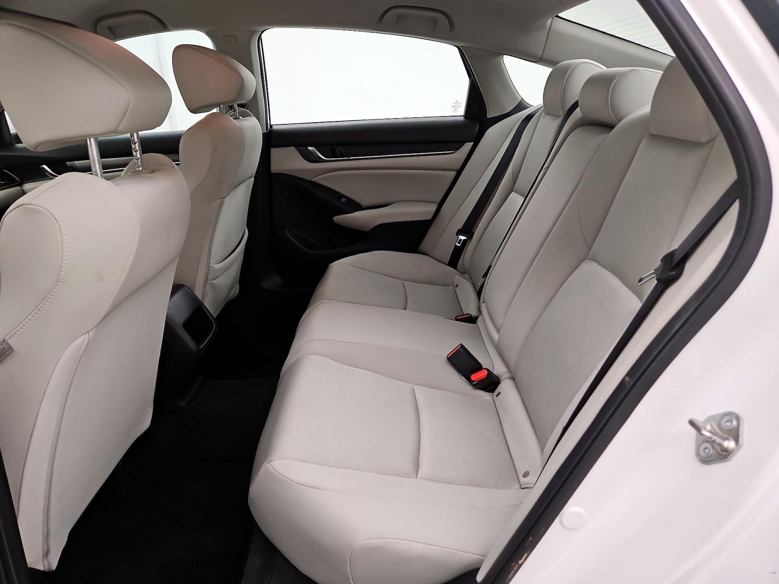2018 Honda Accord LX - Photo 20