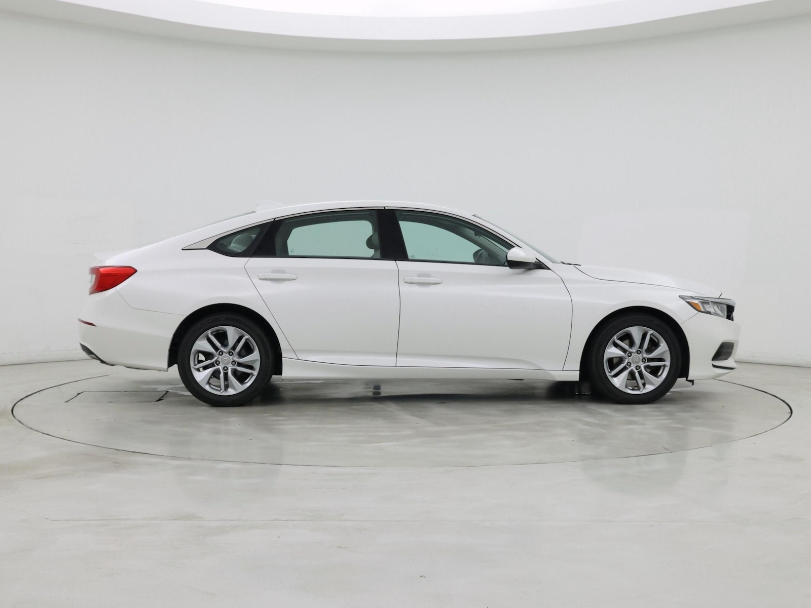 2018 Honda Accord LX - Photo 8