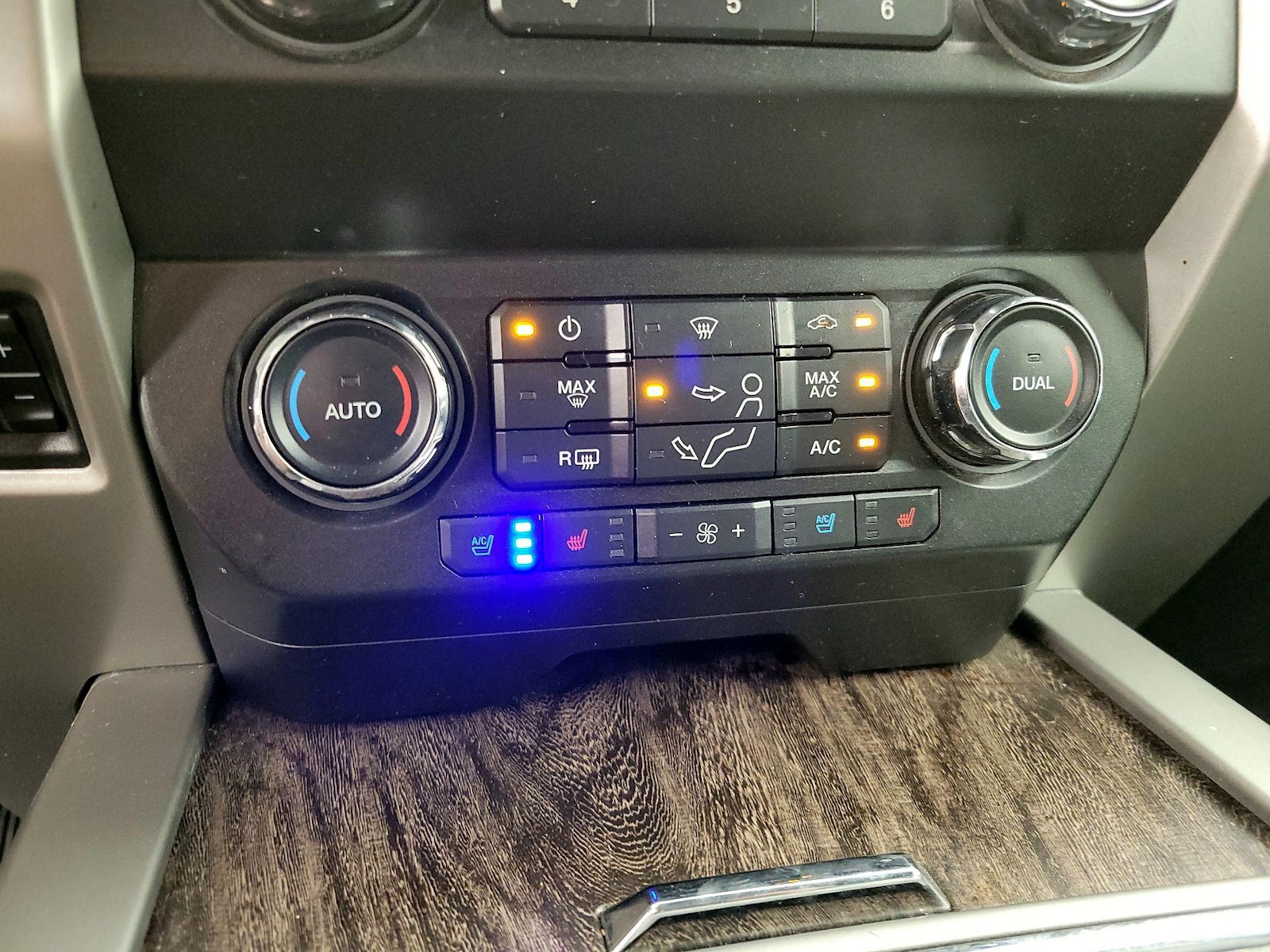 2019 Ford F-250 Super Duty Lariat - Photo 16