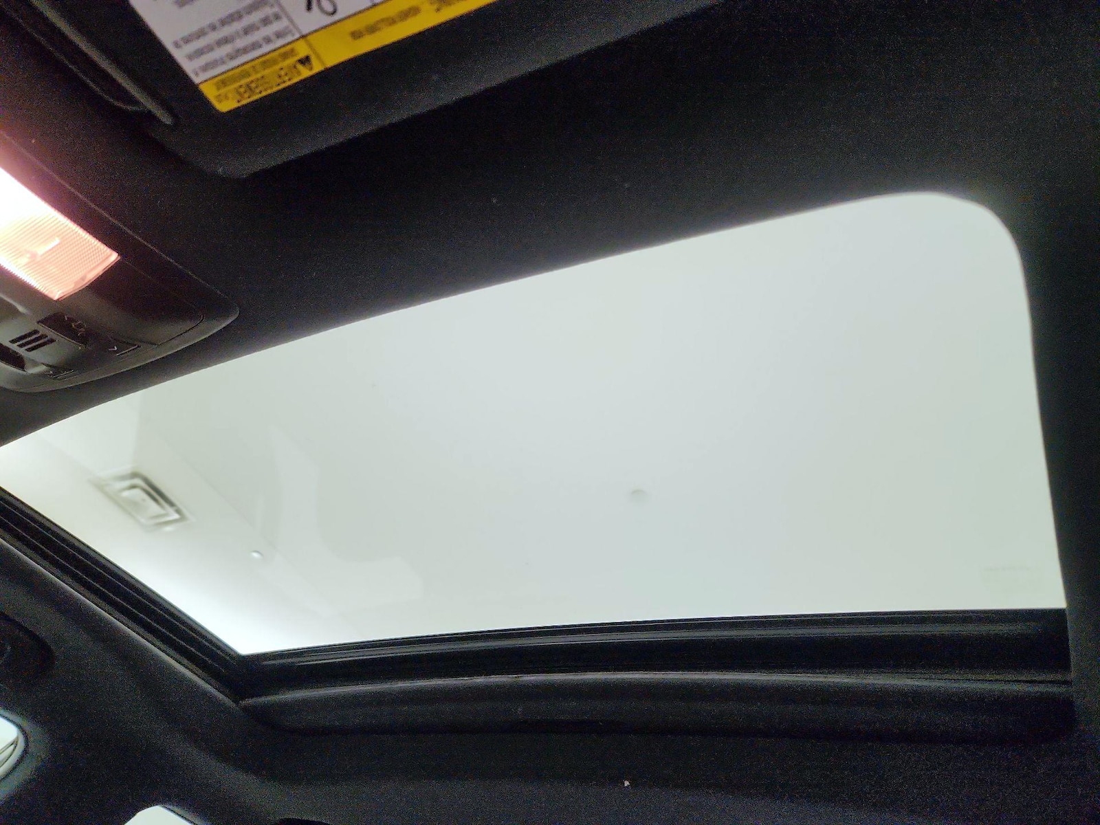 Sunroof(s) & Overhead Airbags