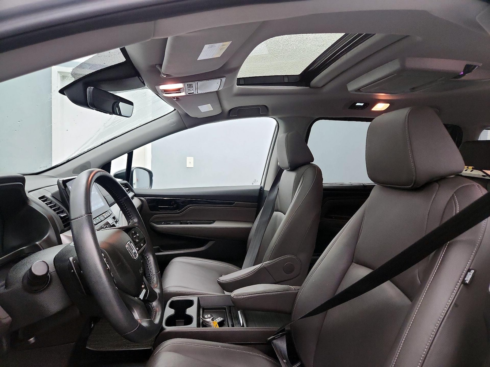 Sunroof(s) & Overhead Airbags