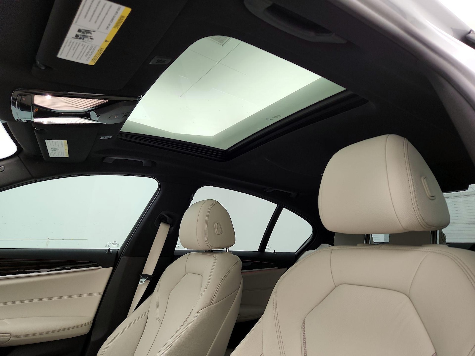 Sunroof(s) & Overhead Airbags
