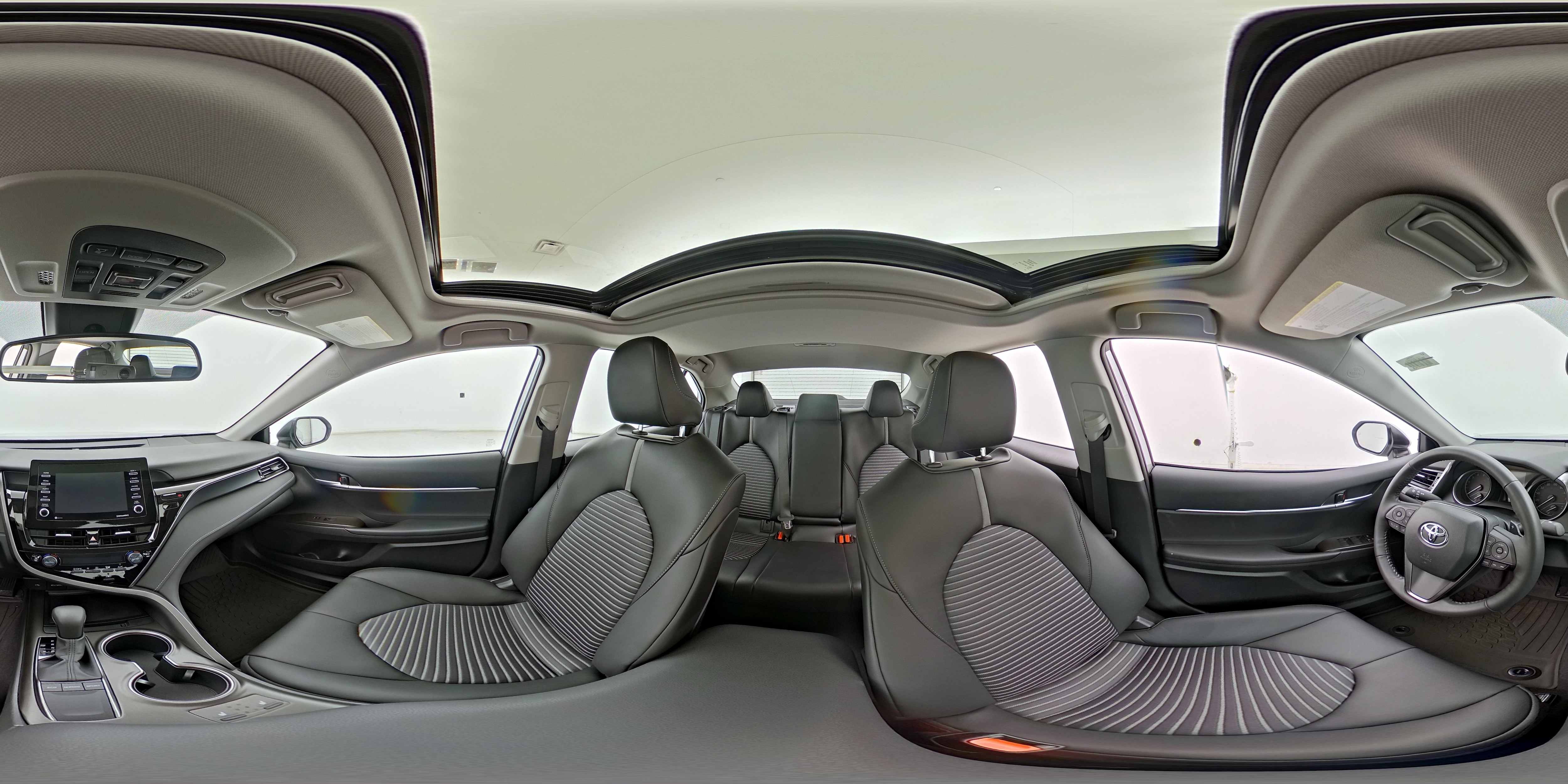 2024 Toyota Camry SE - Photo 22
