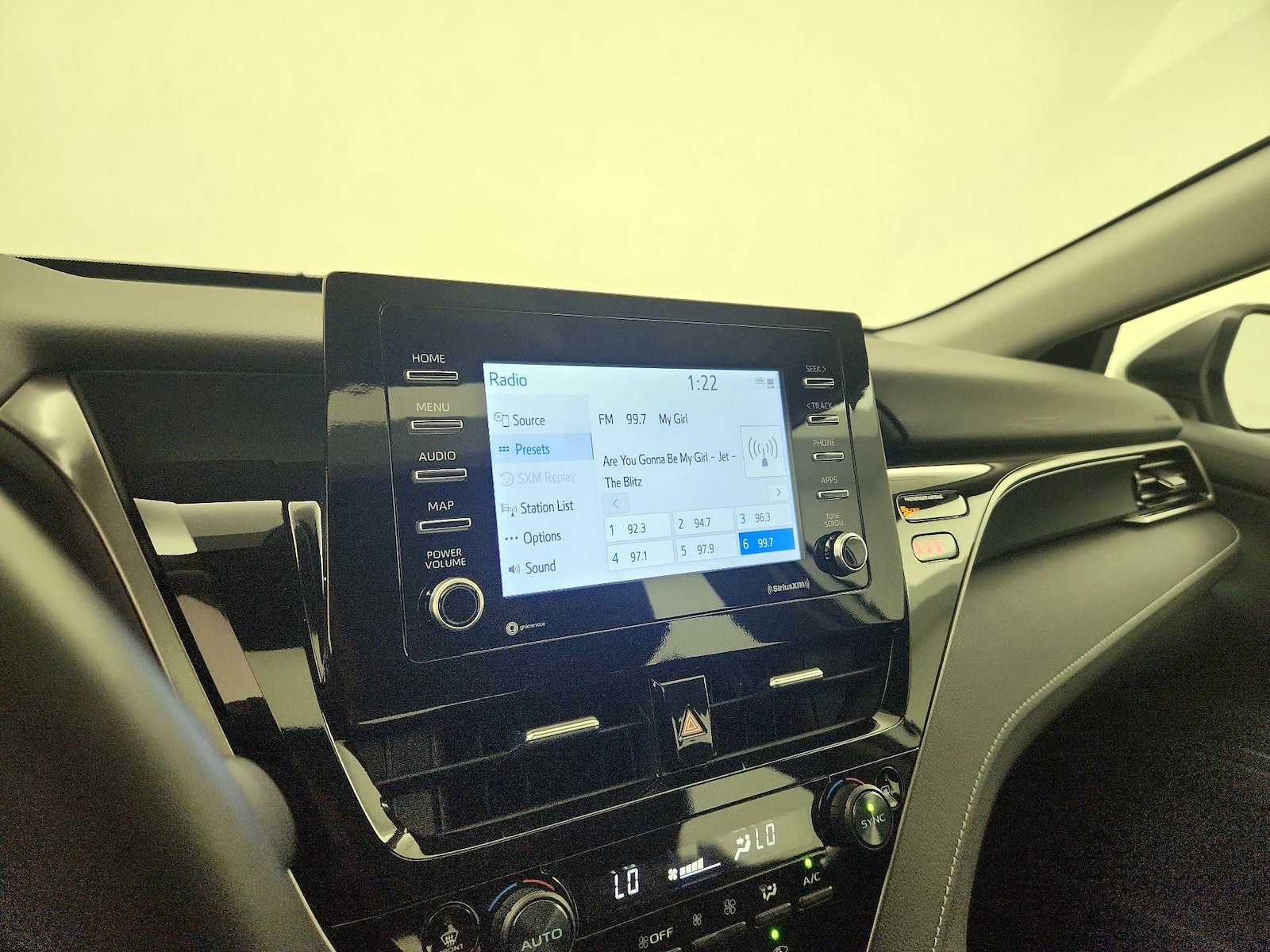 2024 Toyota Camry SE - Photo 13