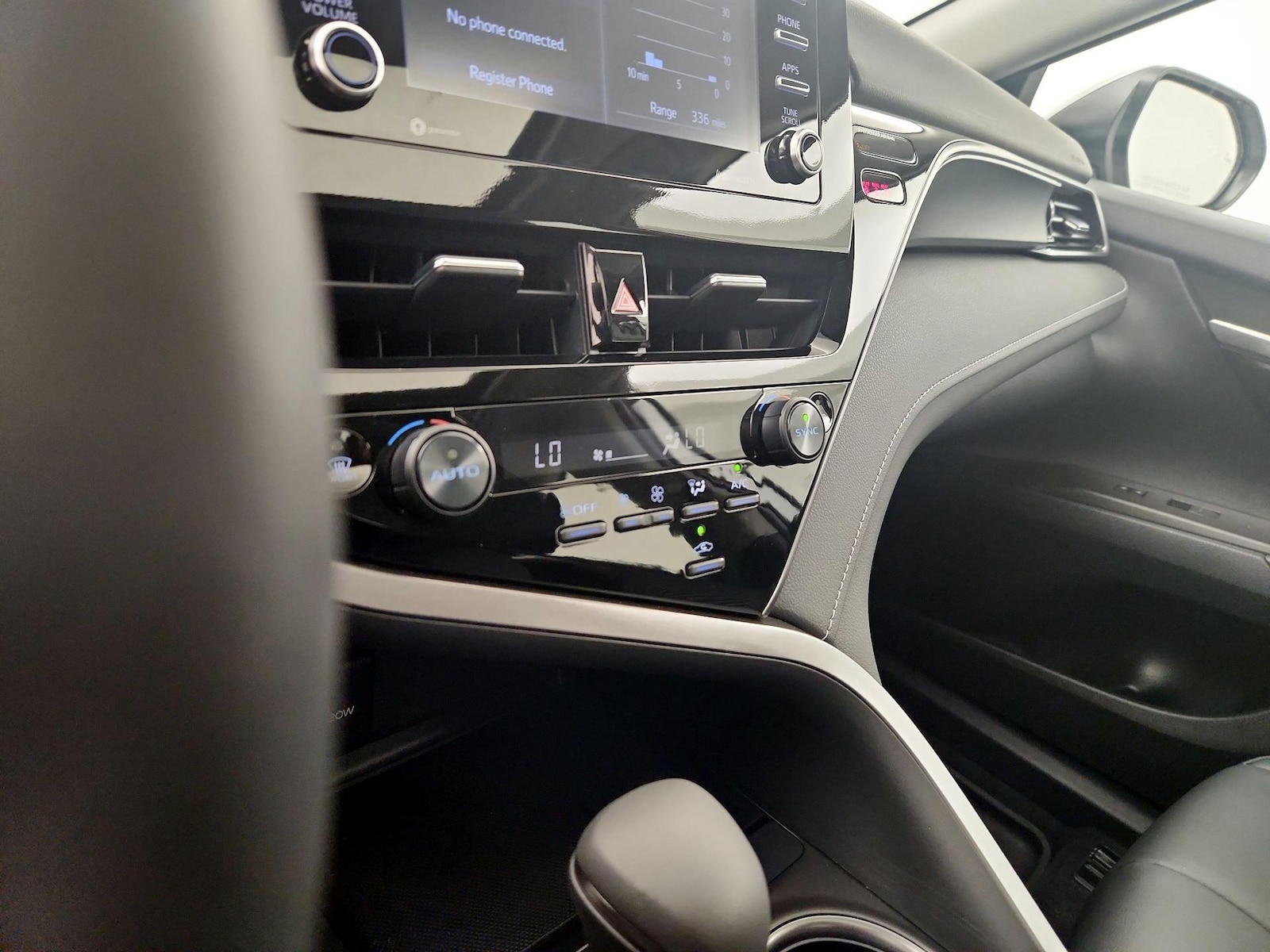 2024 Toyota Camry SE - Photo 14