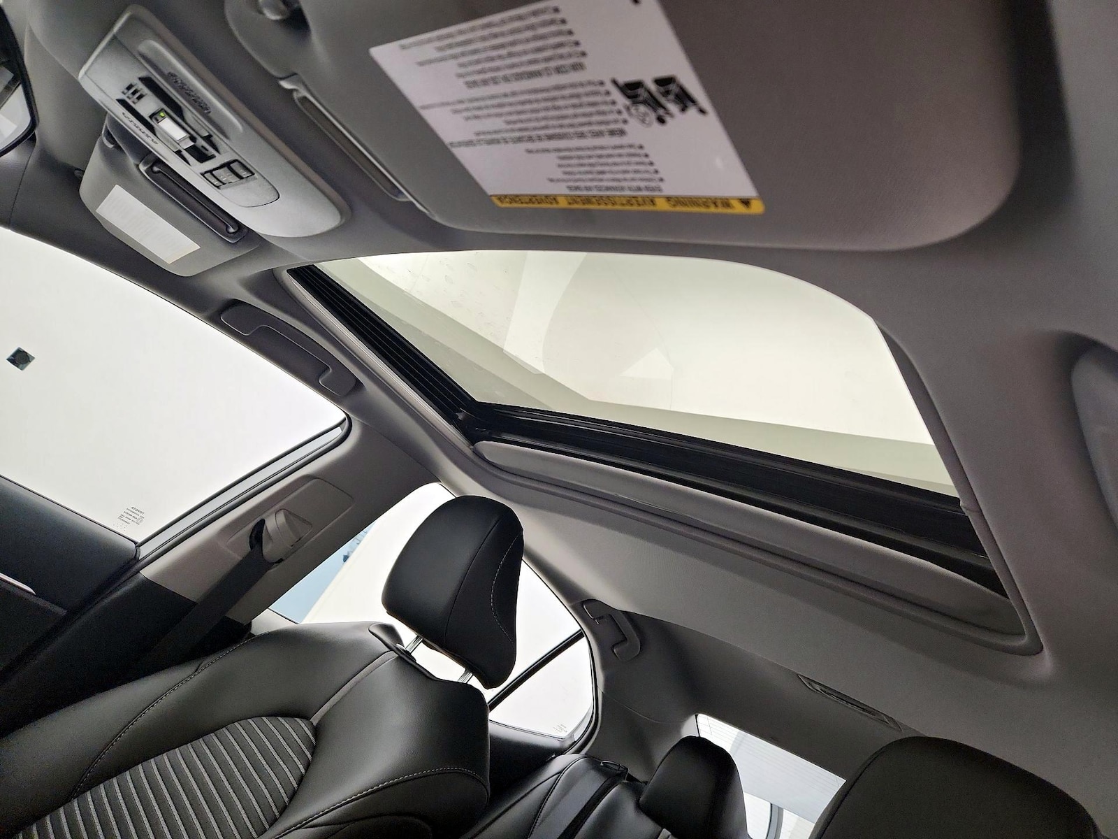 2024 Toyota Camry SE - Photo 17