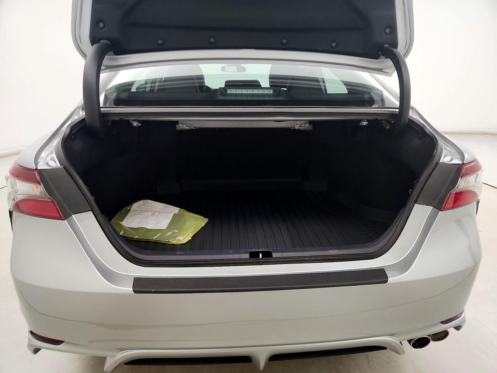 2024 Toyota Camry SE - Photo 19