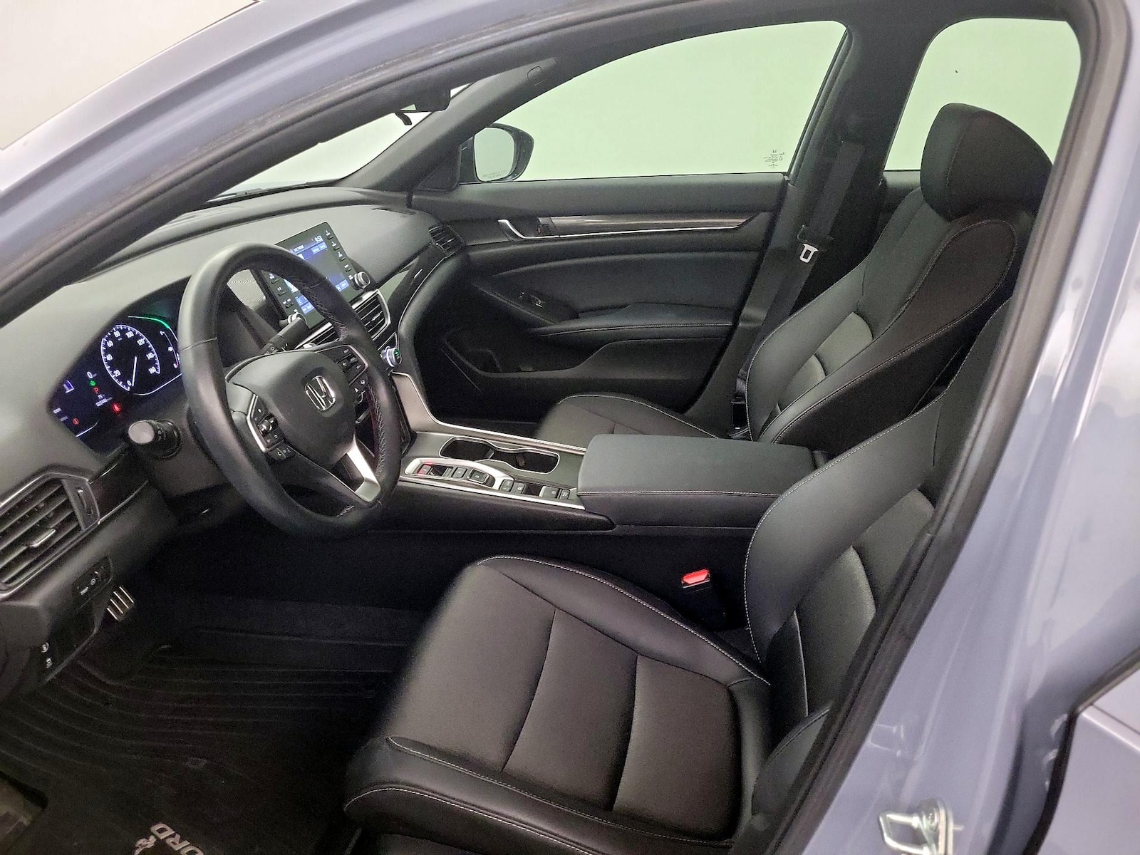 Power Seat(s) & Side Airbags