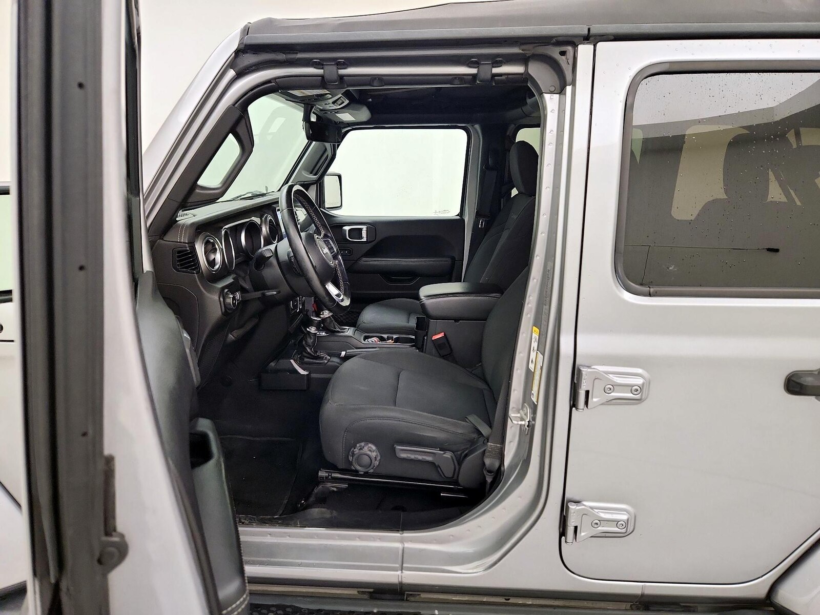 Leather Seats & Side Airbags