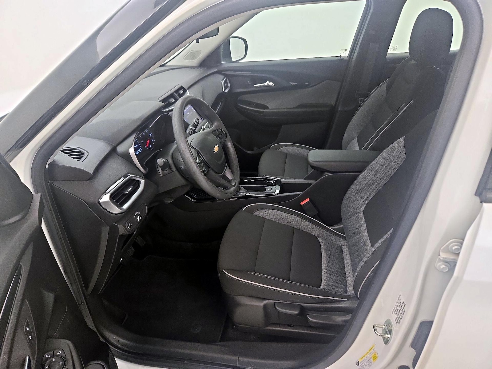 2023 Chevrolet TrailBlazer LS - Photo 12