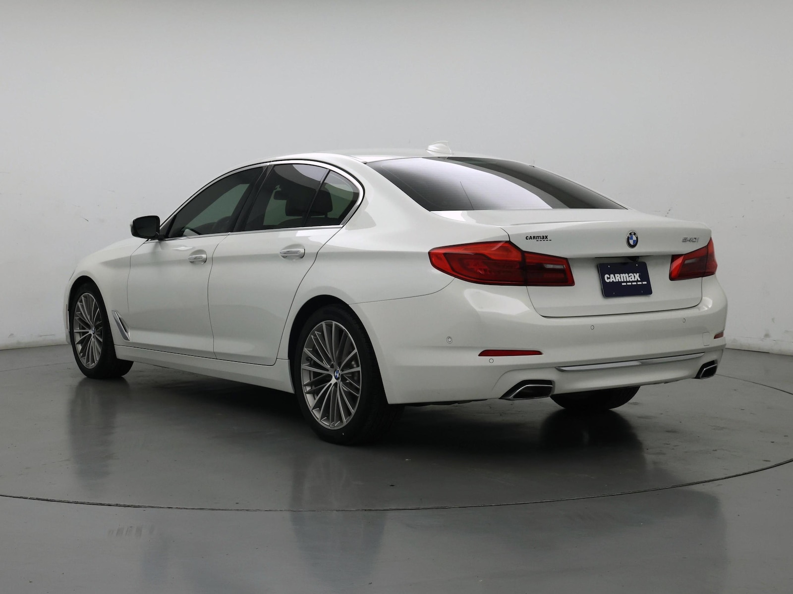 2018 BMW 5 Series 540i - Photo 3
