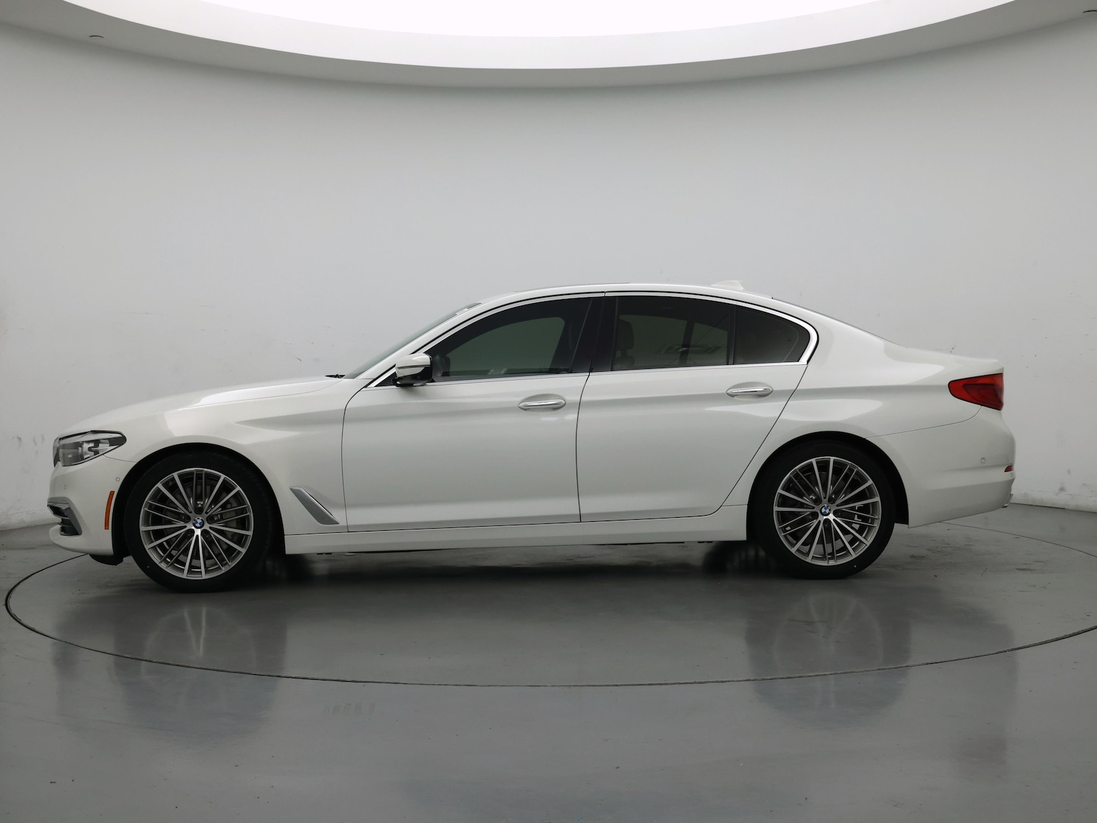 2018 BMW 5 Series 540i - Photo 4