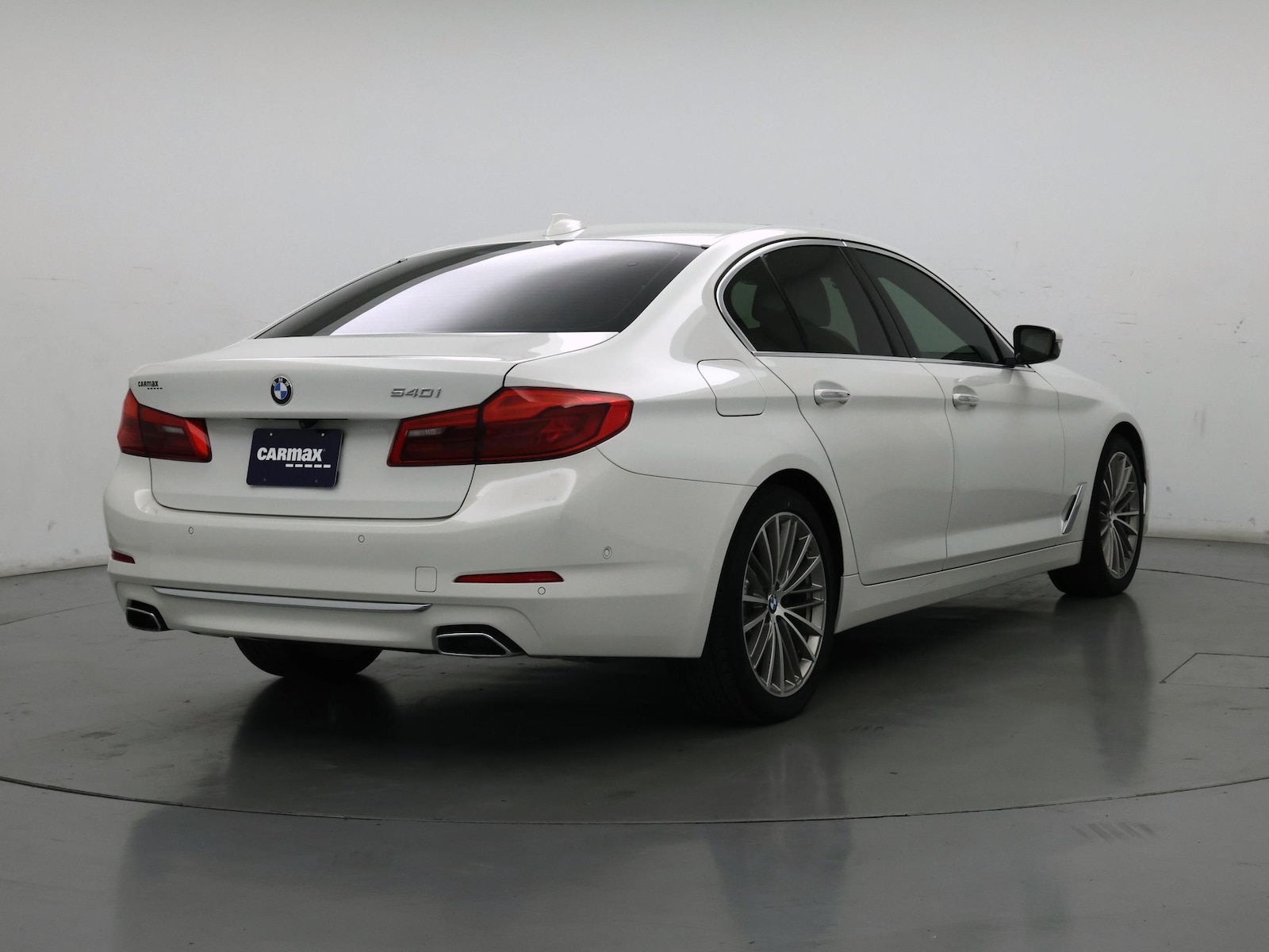 2018 BMW 5 Series 540i - Photo 9