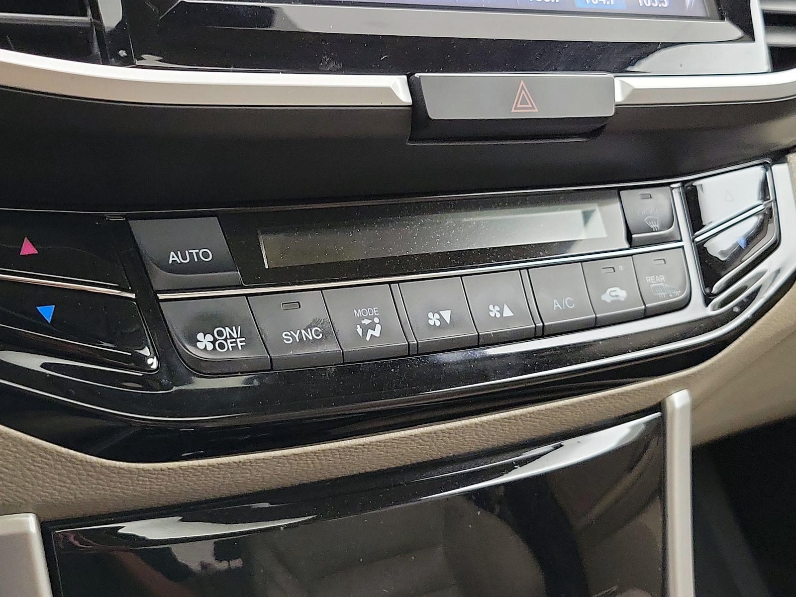 2016 Honda Accord Touring - Photo 18