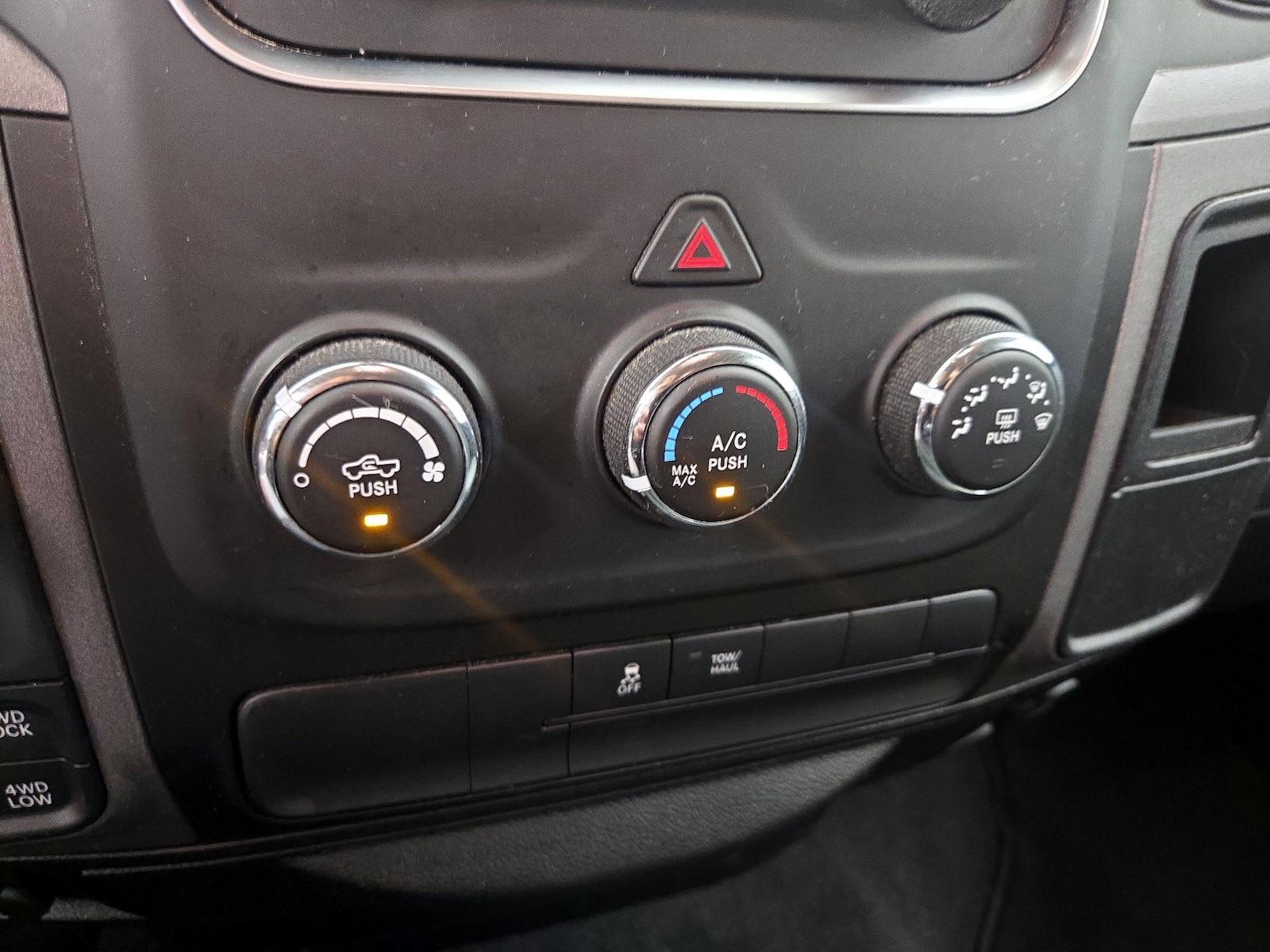 2019 RAM Ram 1500 Classic Express - Photo 17