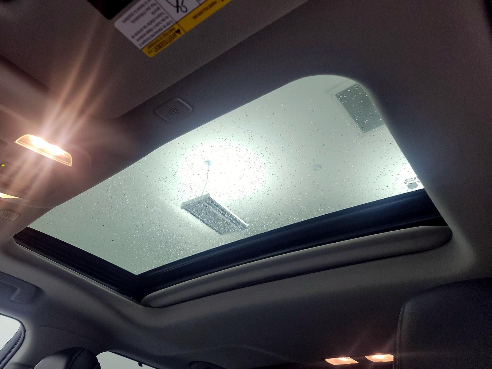 Sunroof(s) & Overhead Airbags