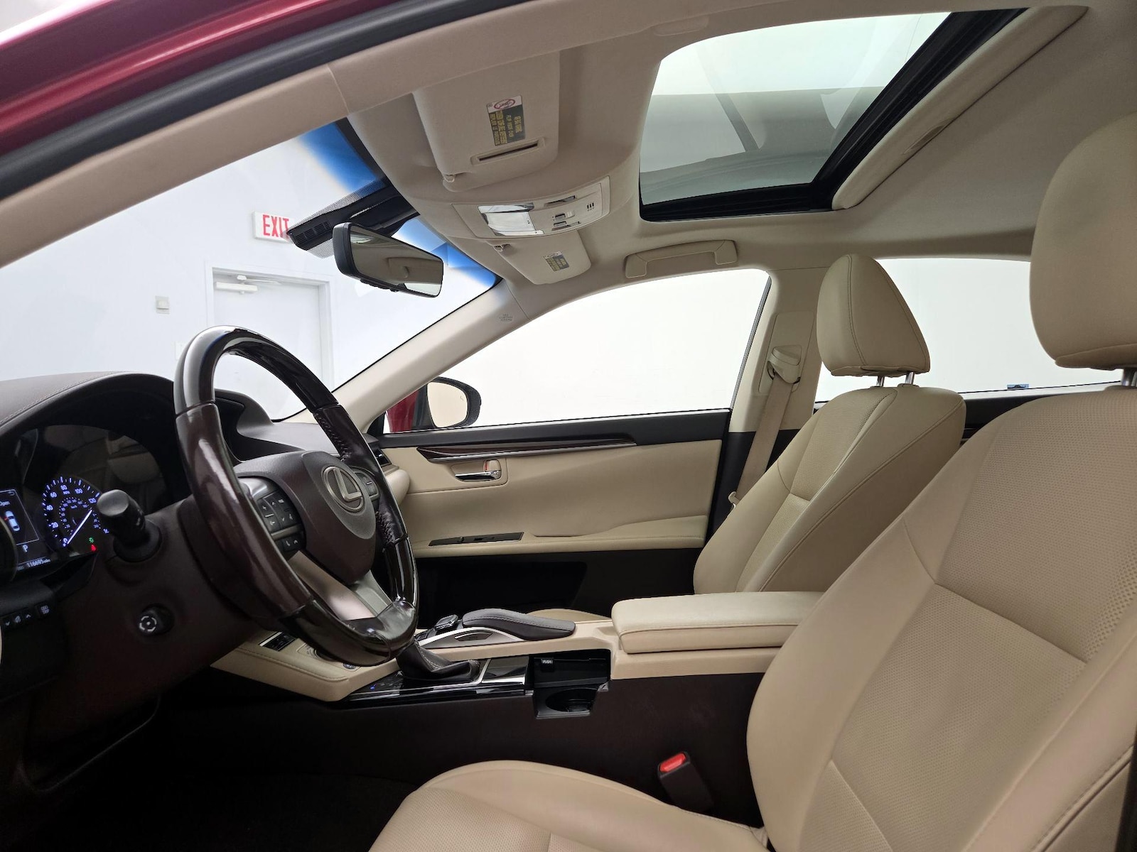2016 Lexus ES 300h - Photo 21