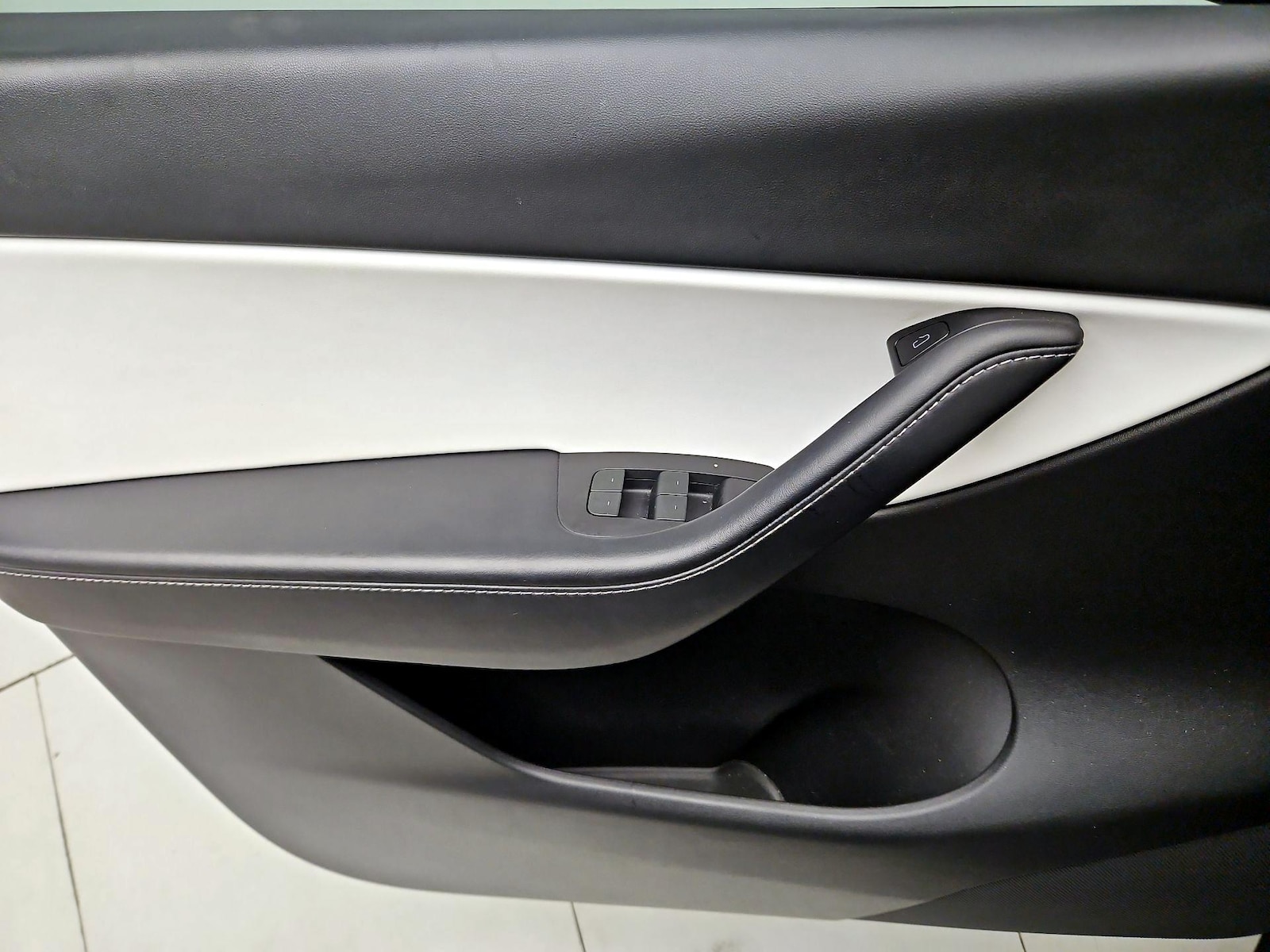 2022 Tesla Model Y Long Range - Photo 13
