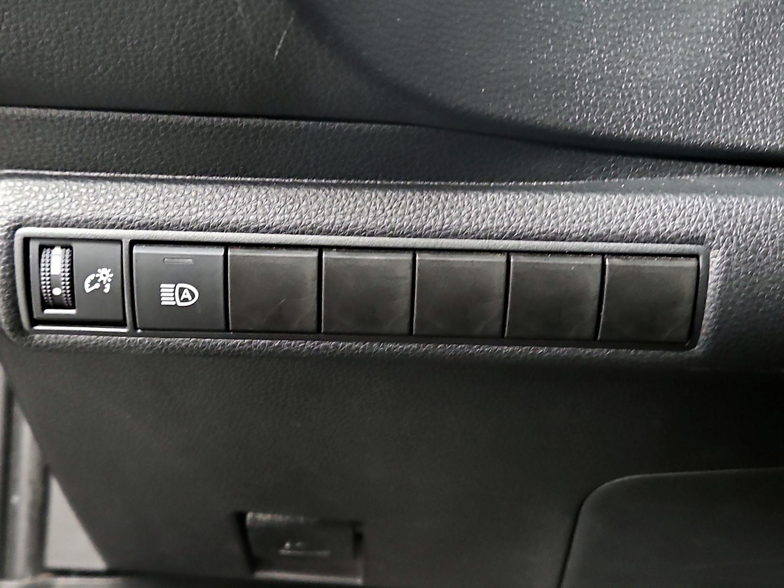 2021 Toyota Corolla LE - Photo 14