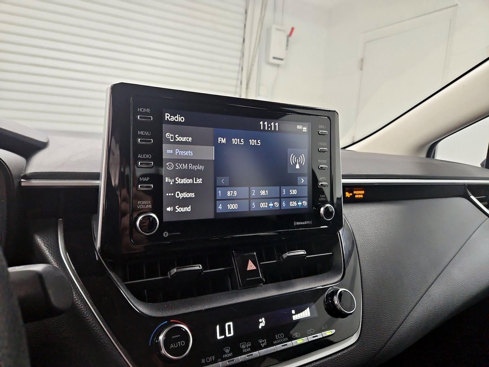 2021 Toyota Corolla LE - Photo 16