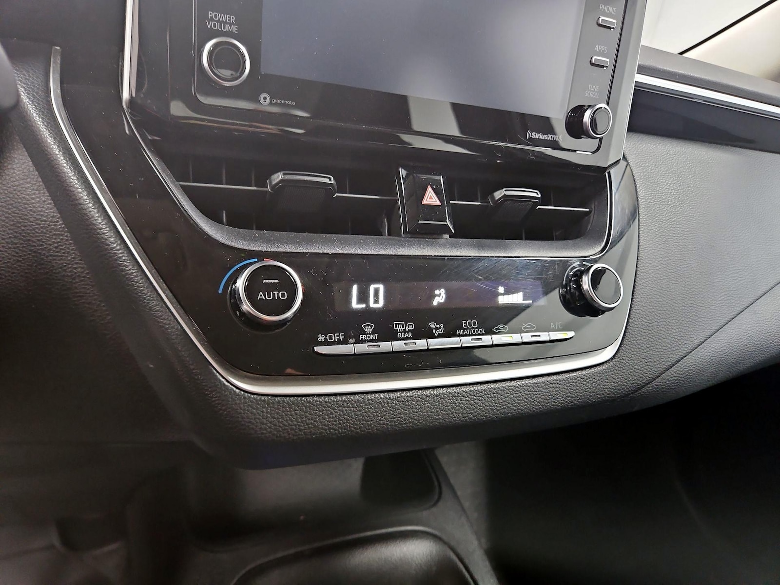 2021 Toyota Corolla LE - Photo 17