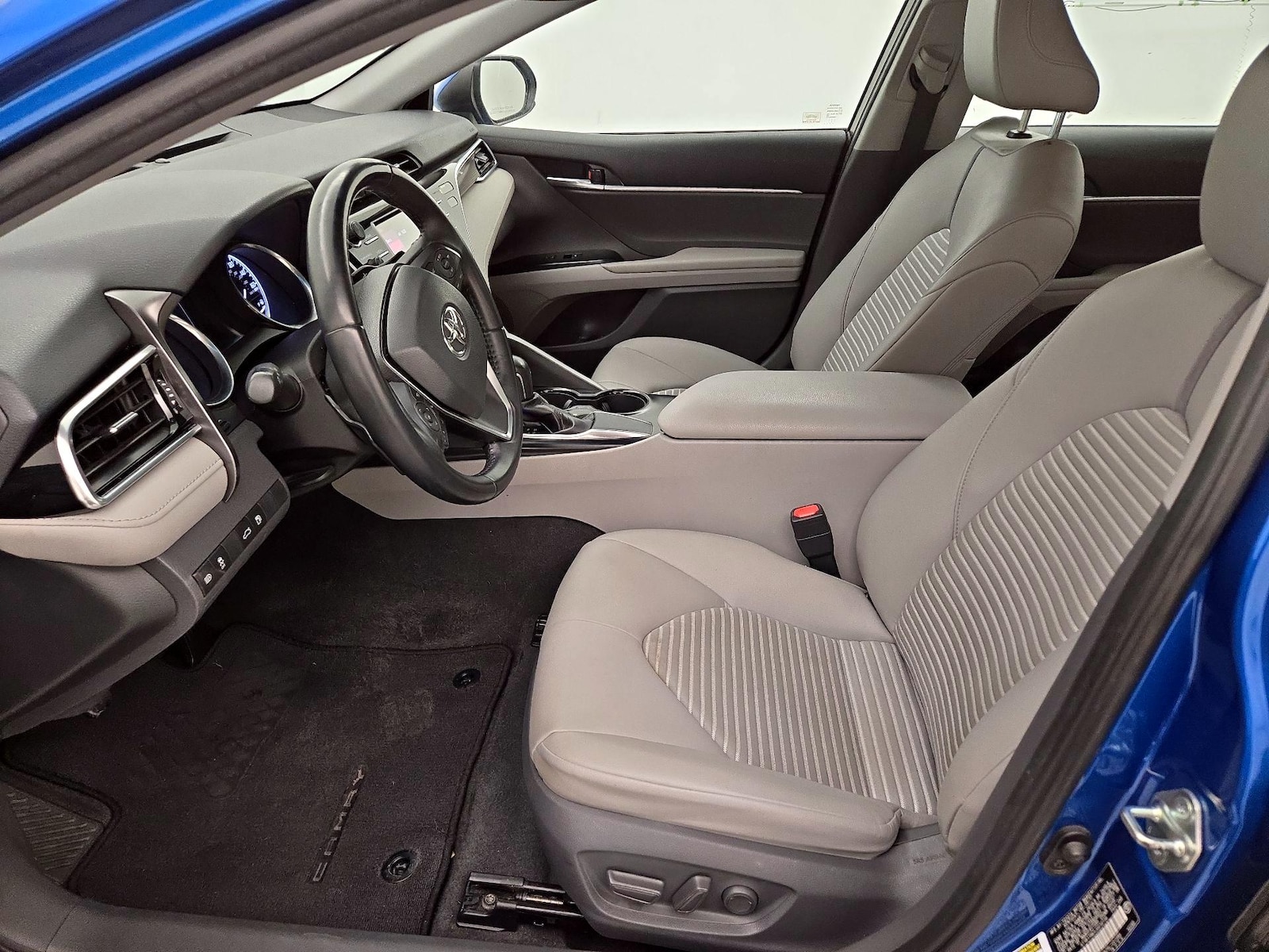 2018 Toyota Camry SE - Photo 12
