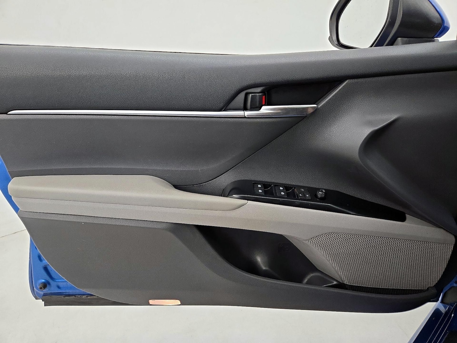 2018 Toyota Camry SE - Photo 13