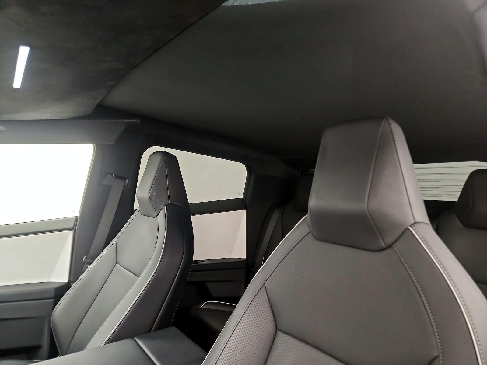 Skylight(s) & Overhead Airbags