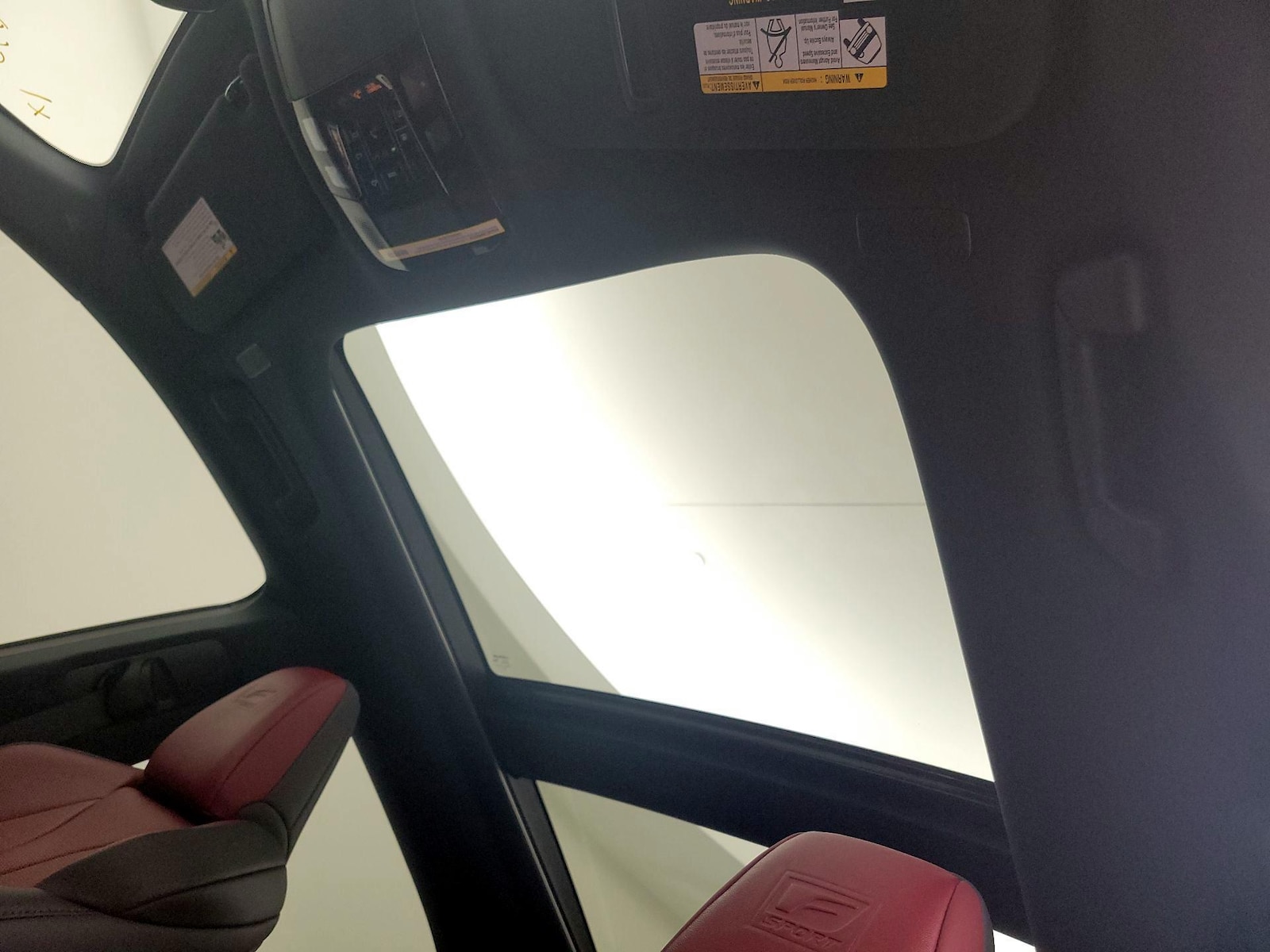 2024 Lexus RX Hybrid 500h - Photo 12