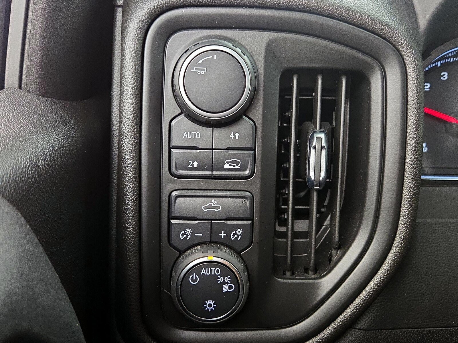 2021 Chevrolet Silverado 1500 Custom - Photo 14