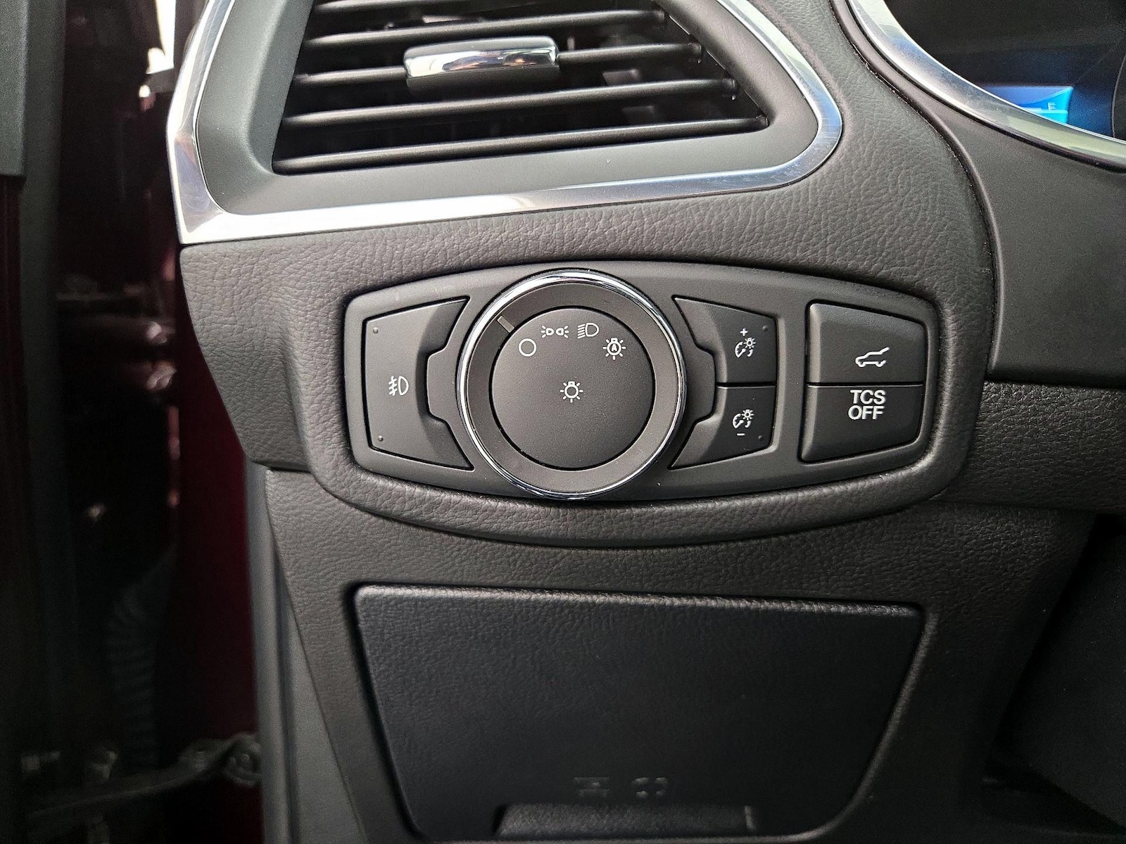 2020 Ford Edge Titanium - Photo 14