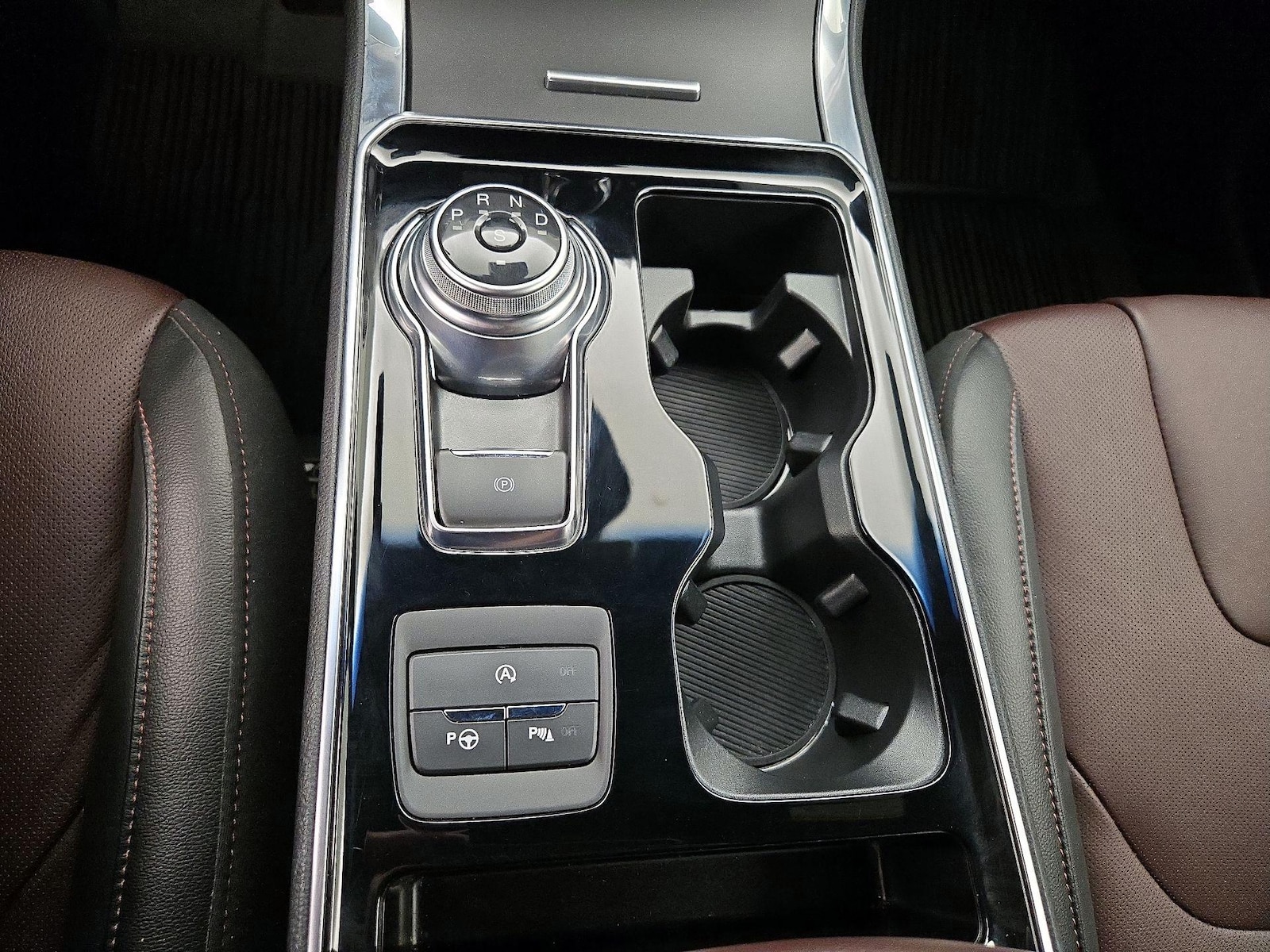 2020 Ford Edge Titanium - Photo 19