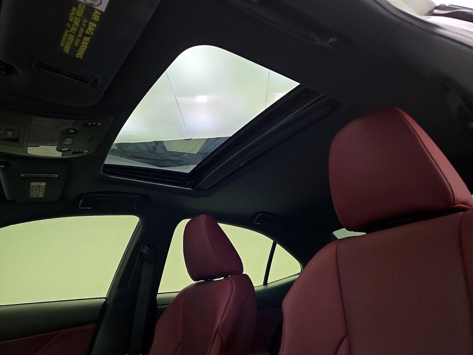 Sunroof(s) & Overhead Airbags
