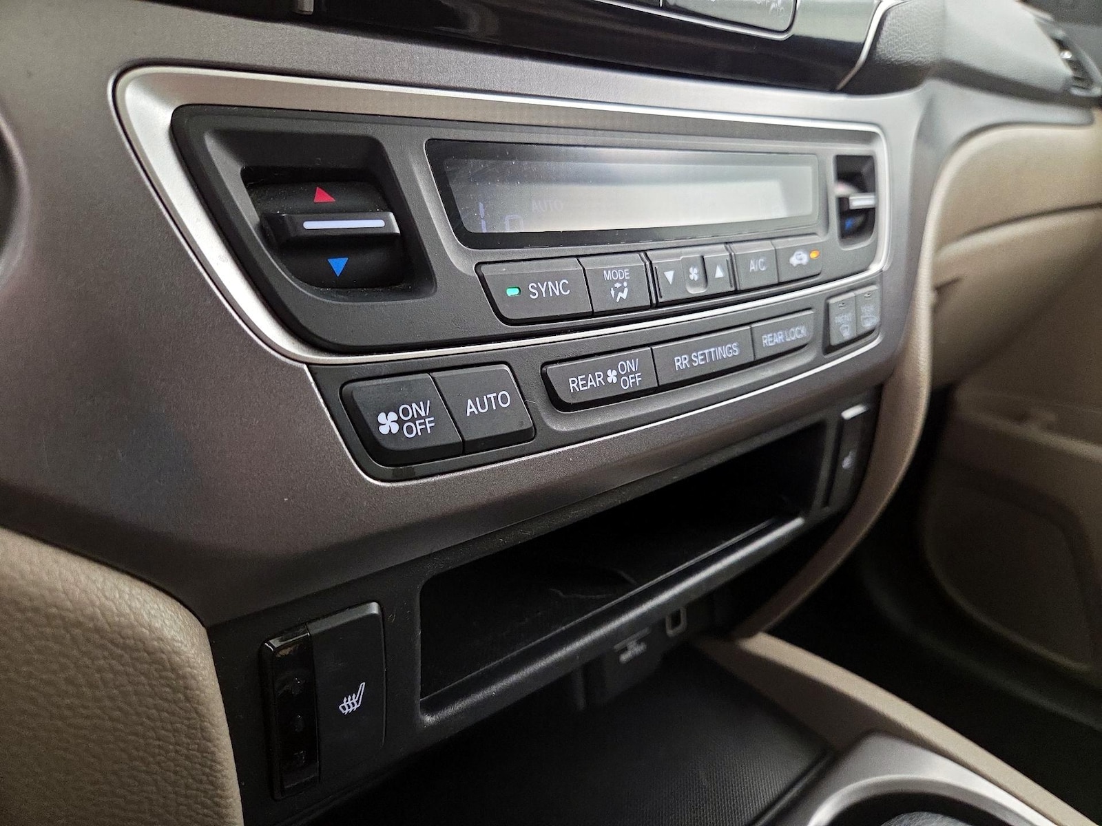 2019 Honda Pilot EX-L - Photo 17