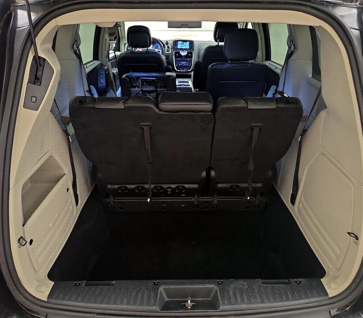 Trunk/Cargo (Seats Up)