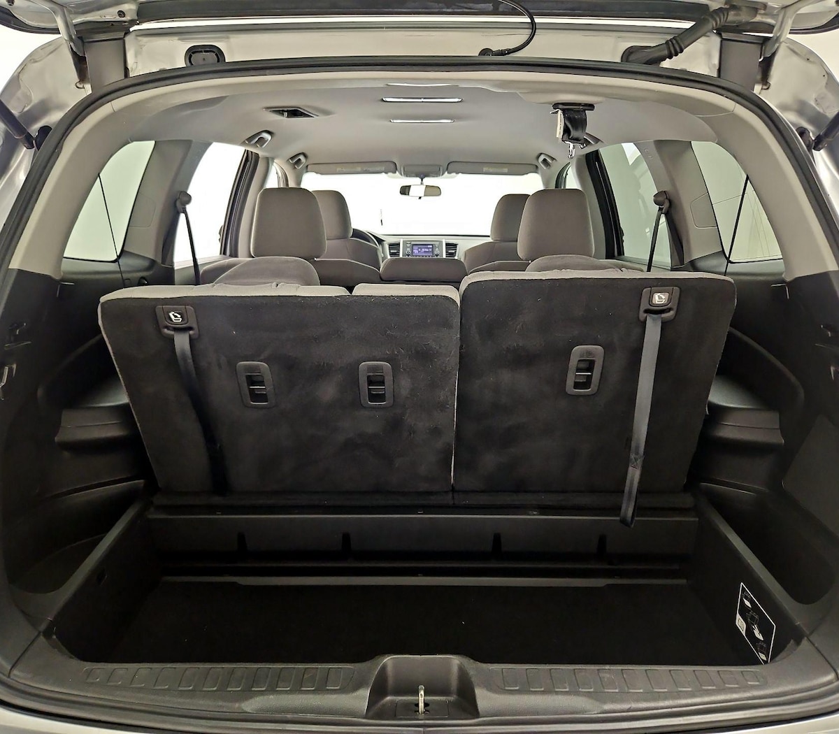 Trunk/Cargo (Seats Up)