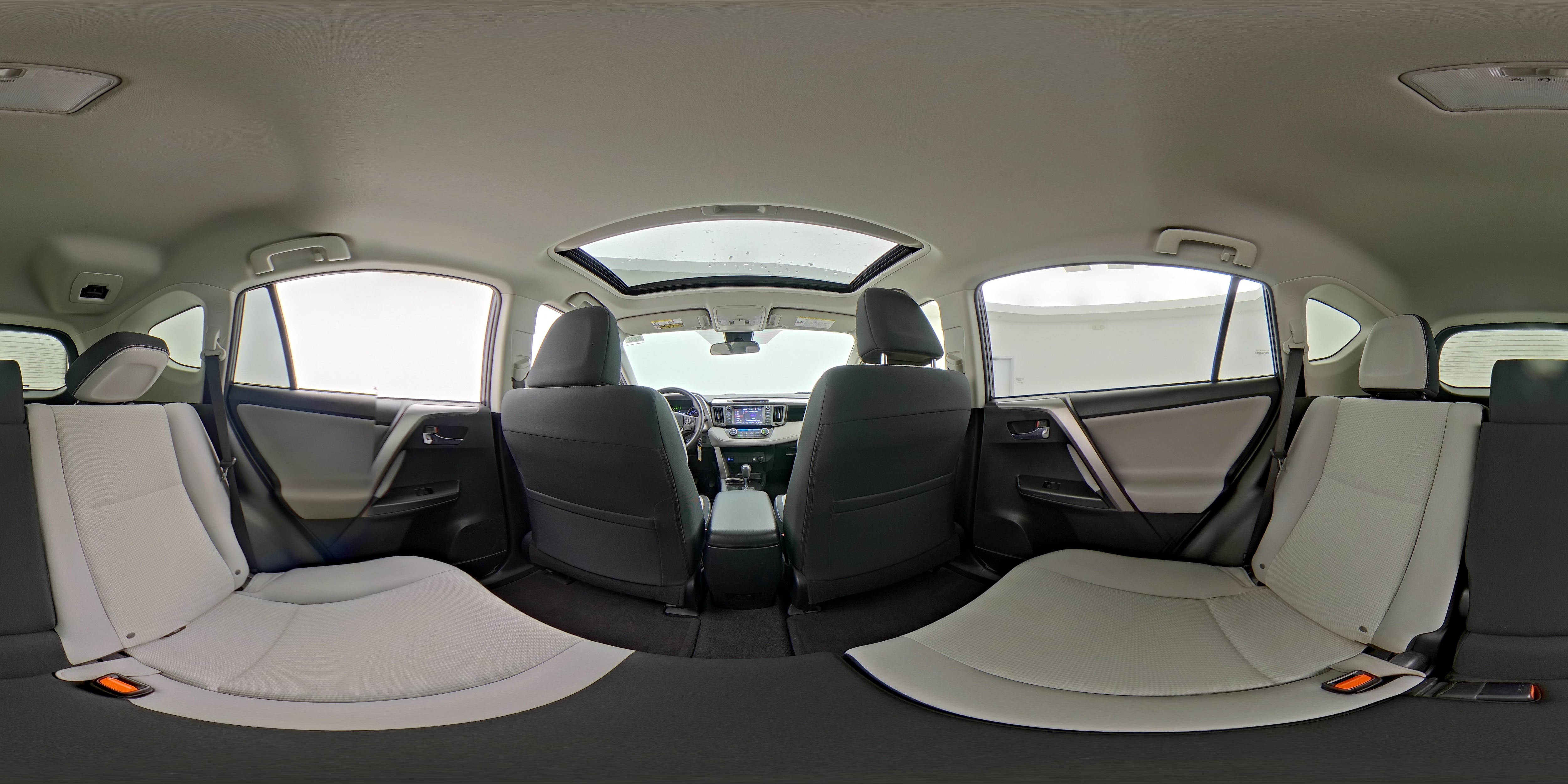 2017 Toyota RAV4 XLE - Photo 26