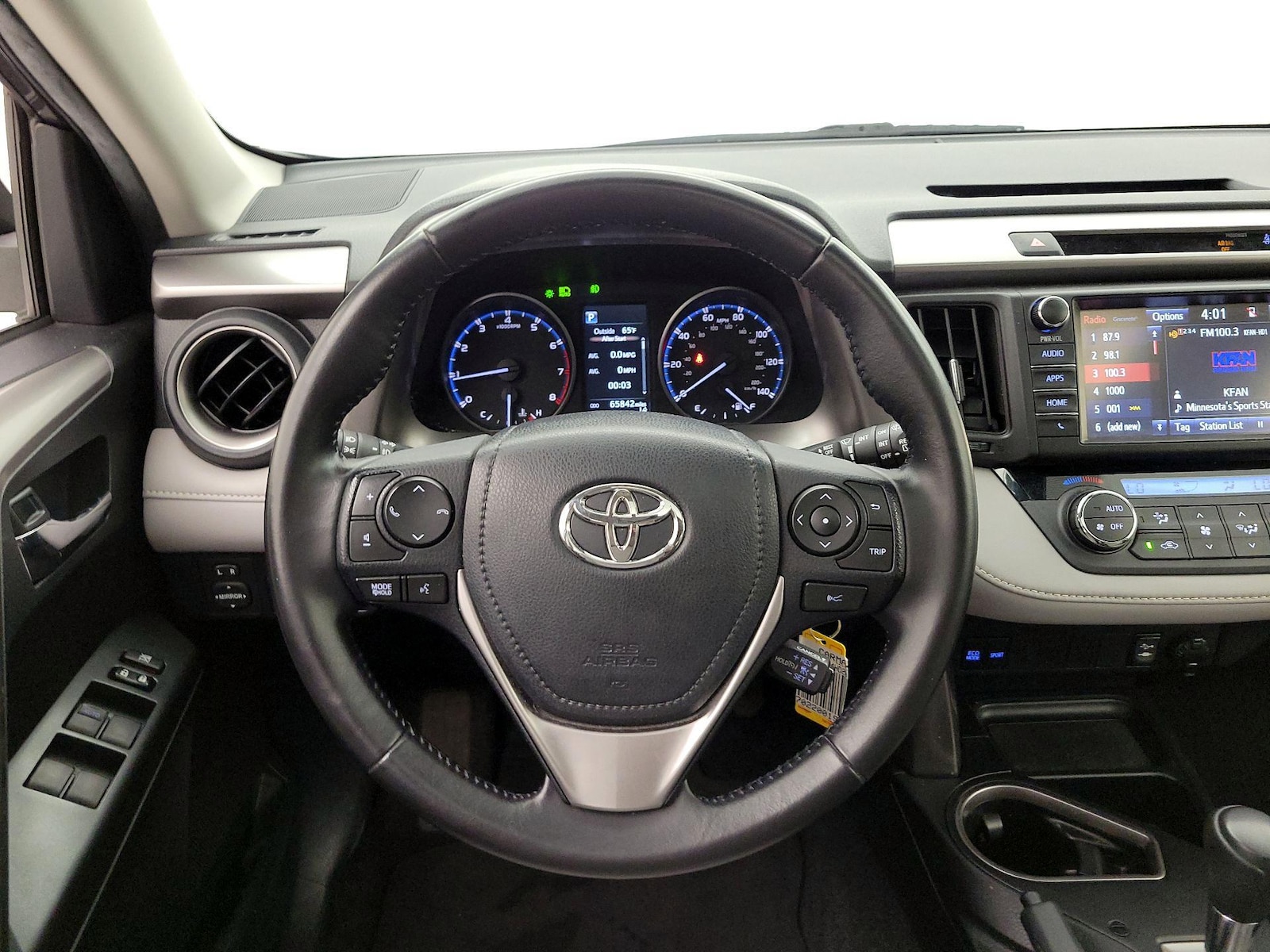 2017 Toyota RAV4 XLE - Photo 11