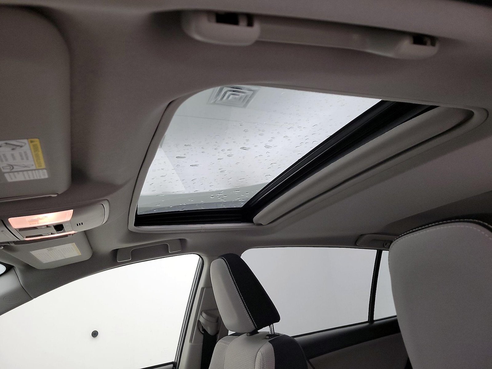 2017 Toyota RAV4 XLE - Photo 20