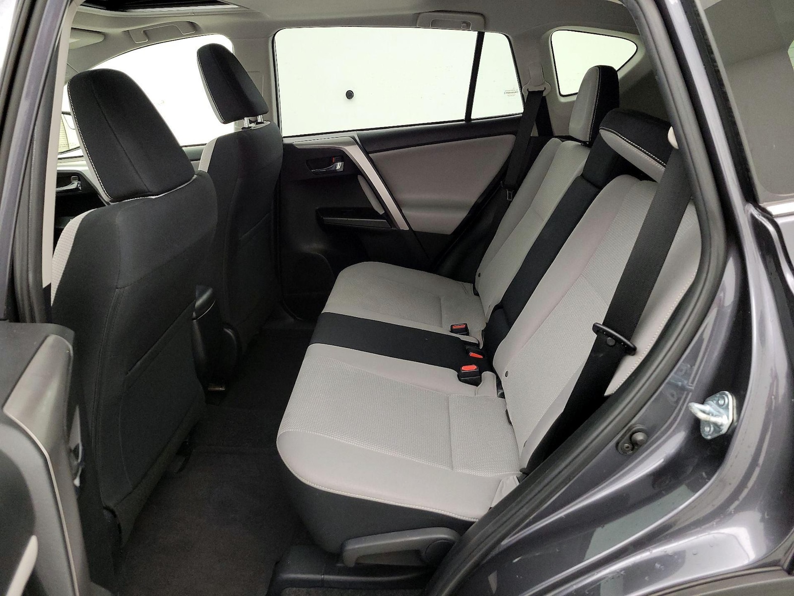 2017 Toyota RAV4 XLE - Photo 21