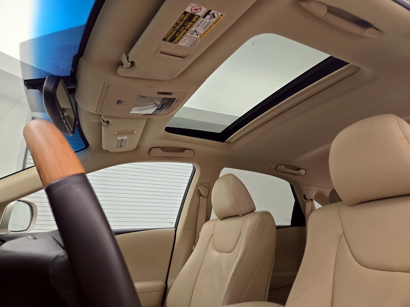 Sunroof(s) & Overhead Airbags