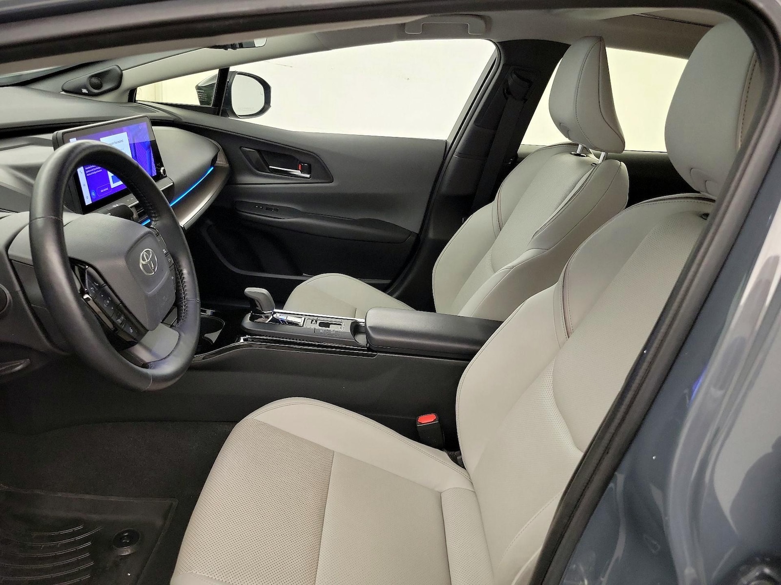 2024 Toyota Prius Limited - Photo 12