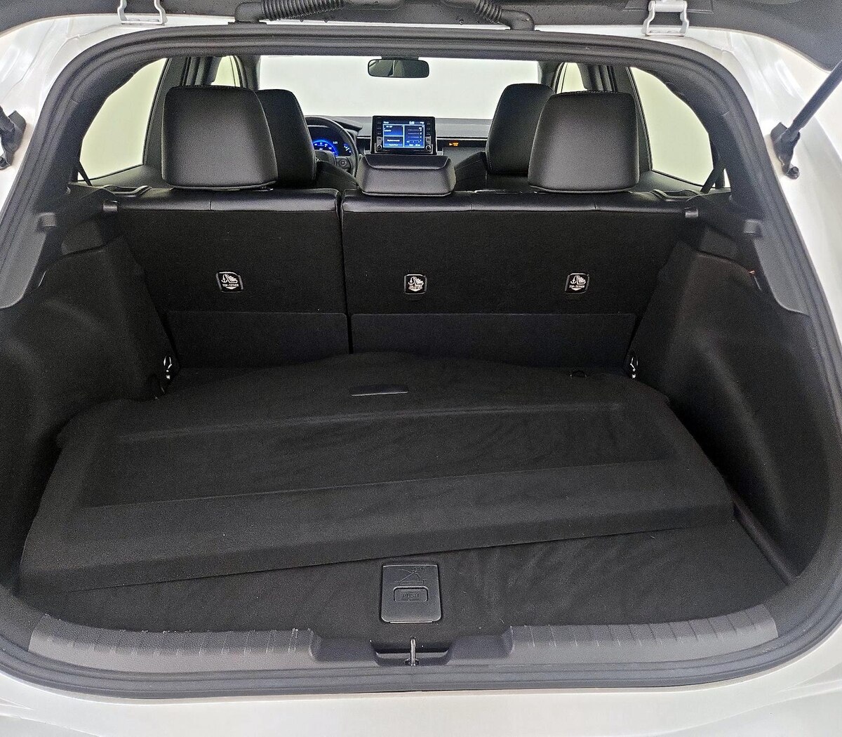 Trunk/Cargo (Seats Up)