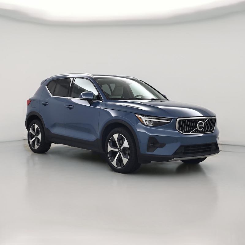 2023 Volvo XC40 B5 Plus Bright Theme
