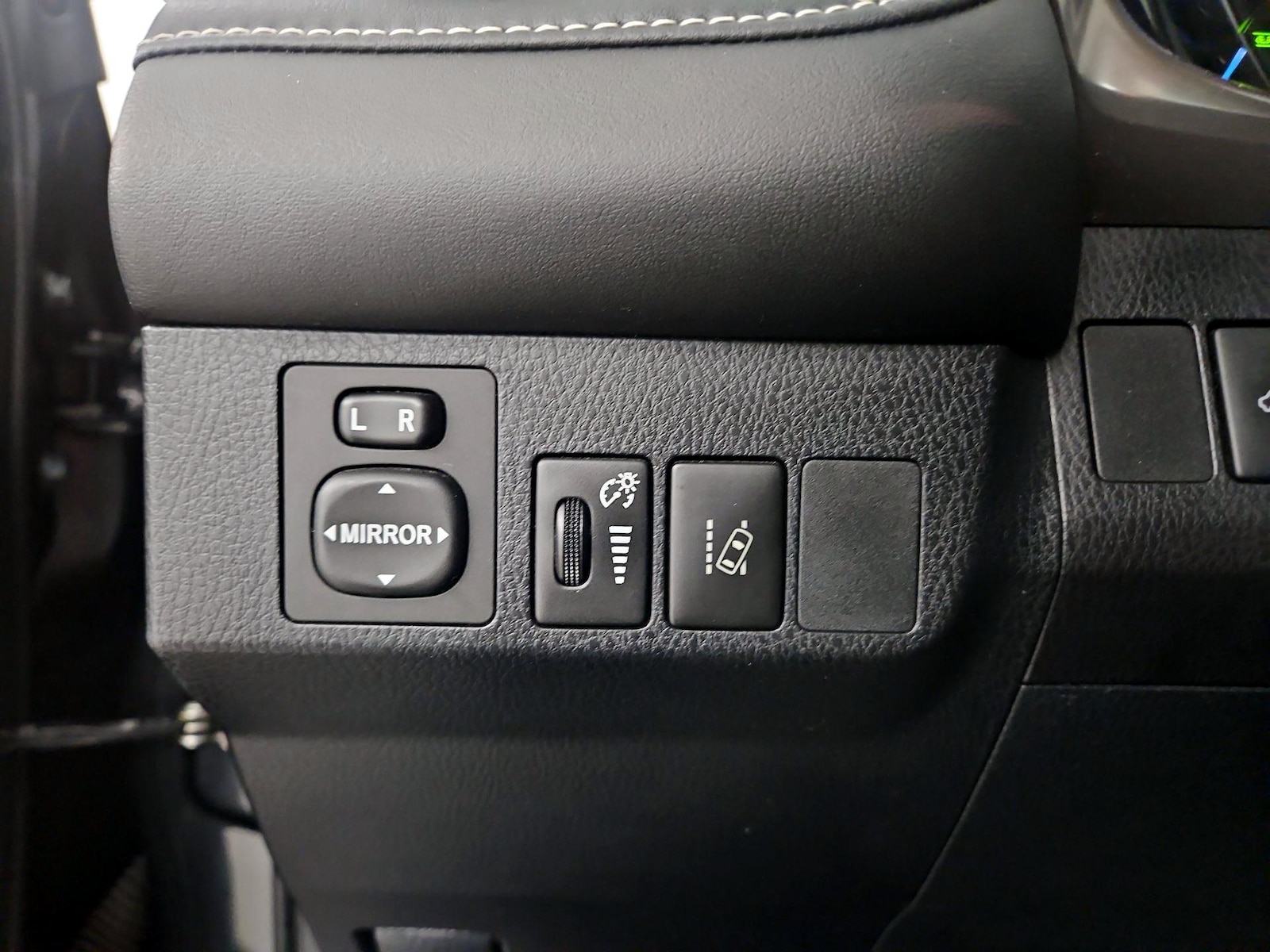 2017 Toyota RAV4 Limited - Photo 14