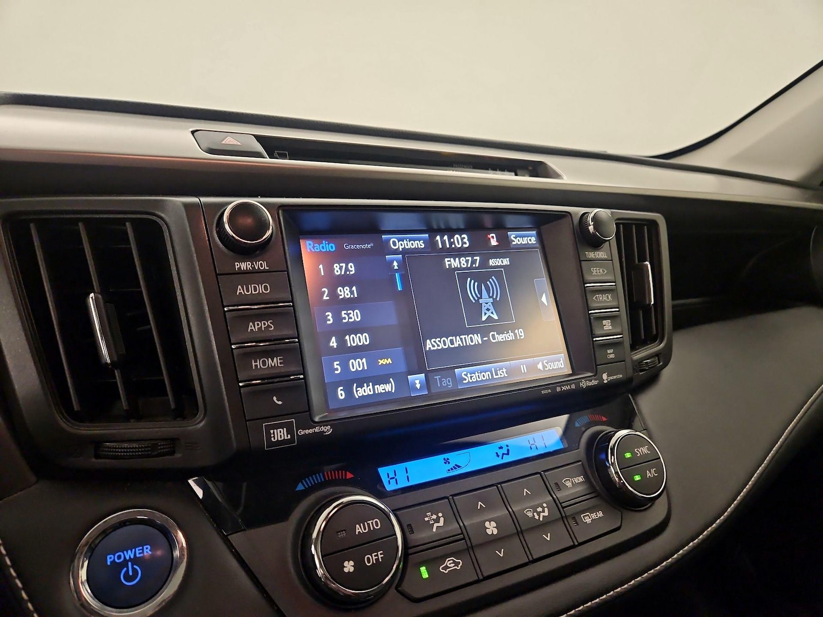 2017 Toyota RAV4 Limited - Photo 16