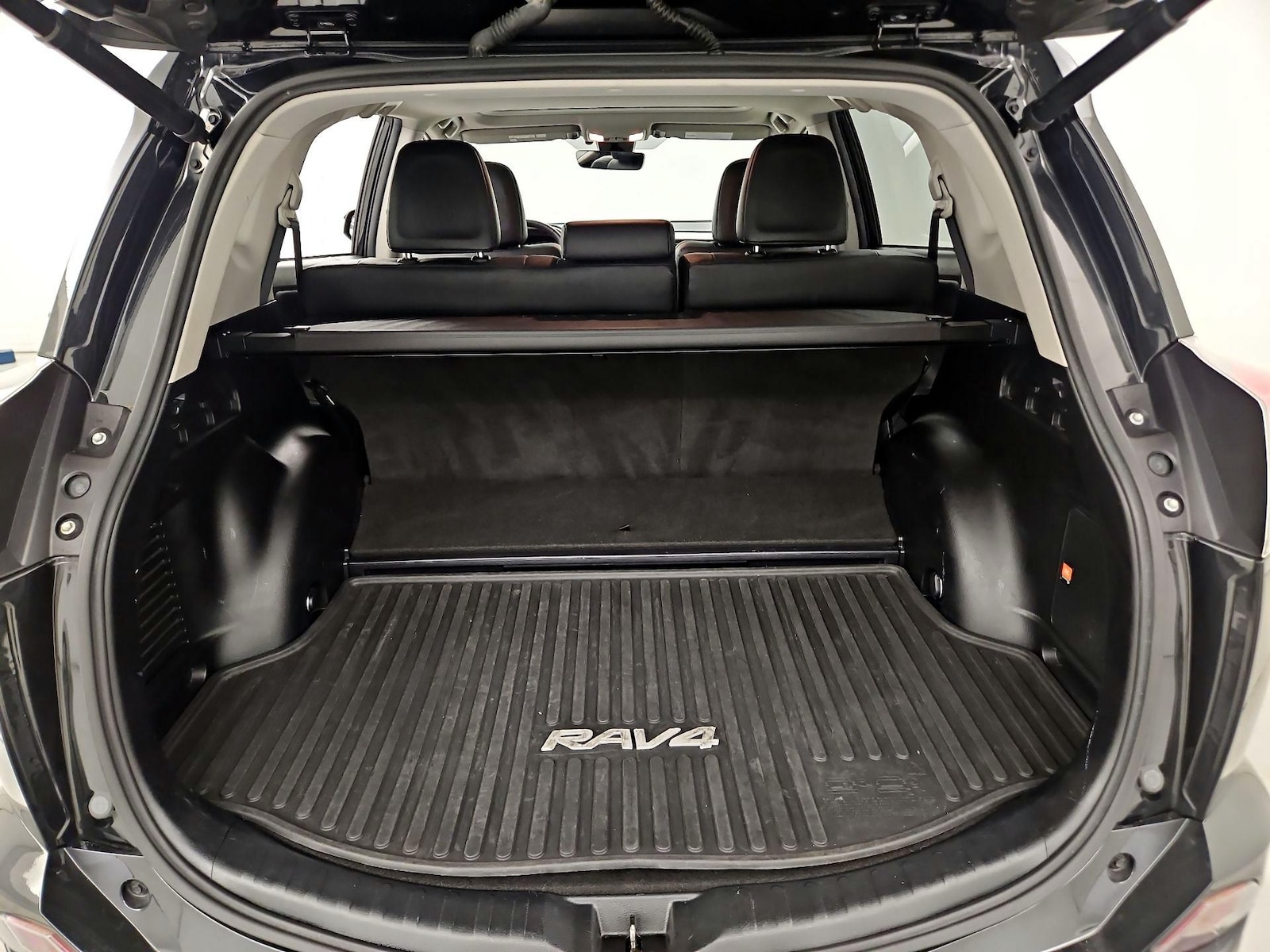 2017 Toyota RAV4 Limited - Photo 22