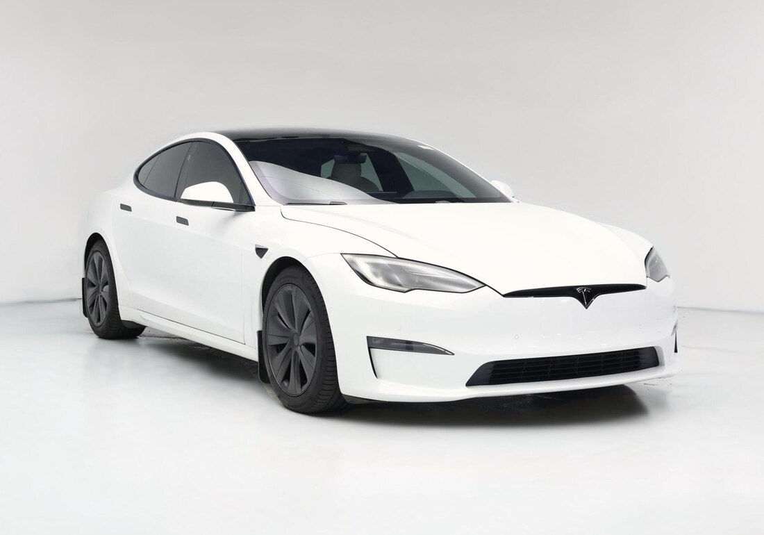 2022 Tesla Model S Long Range in White — CarMax photo